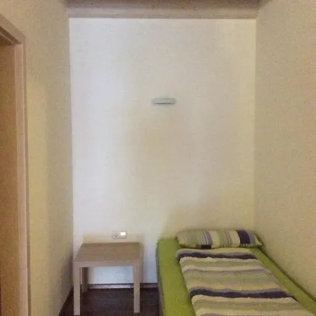 Ferienwohnung-wohnen Auf Zeit ラウプハイム